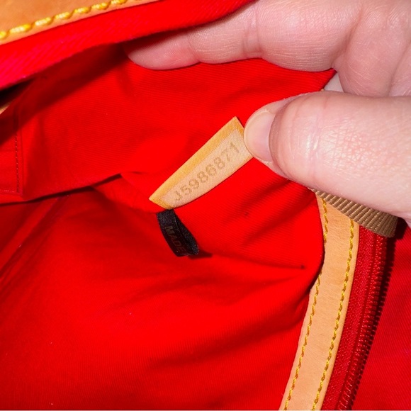 Dooney & Bourke pink and navy blue patent leather tote Medium Size - Picture 6 of 14